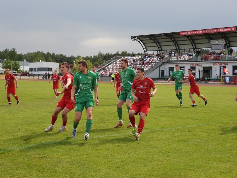 Na zdjęciu piłkarze Lechii podczas meczu
