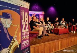 Na zdjęciu uczestnicy warsztatów jazzowych - MCK Tkacz 